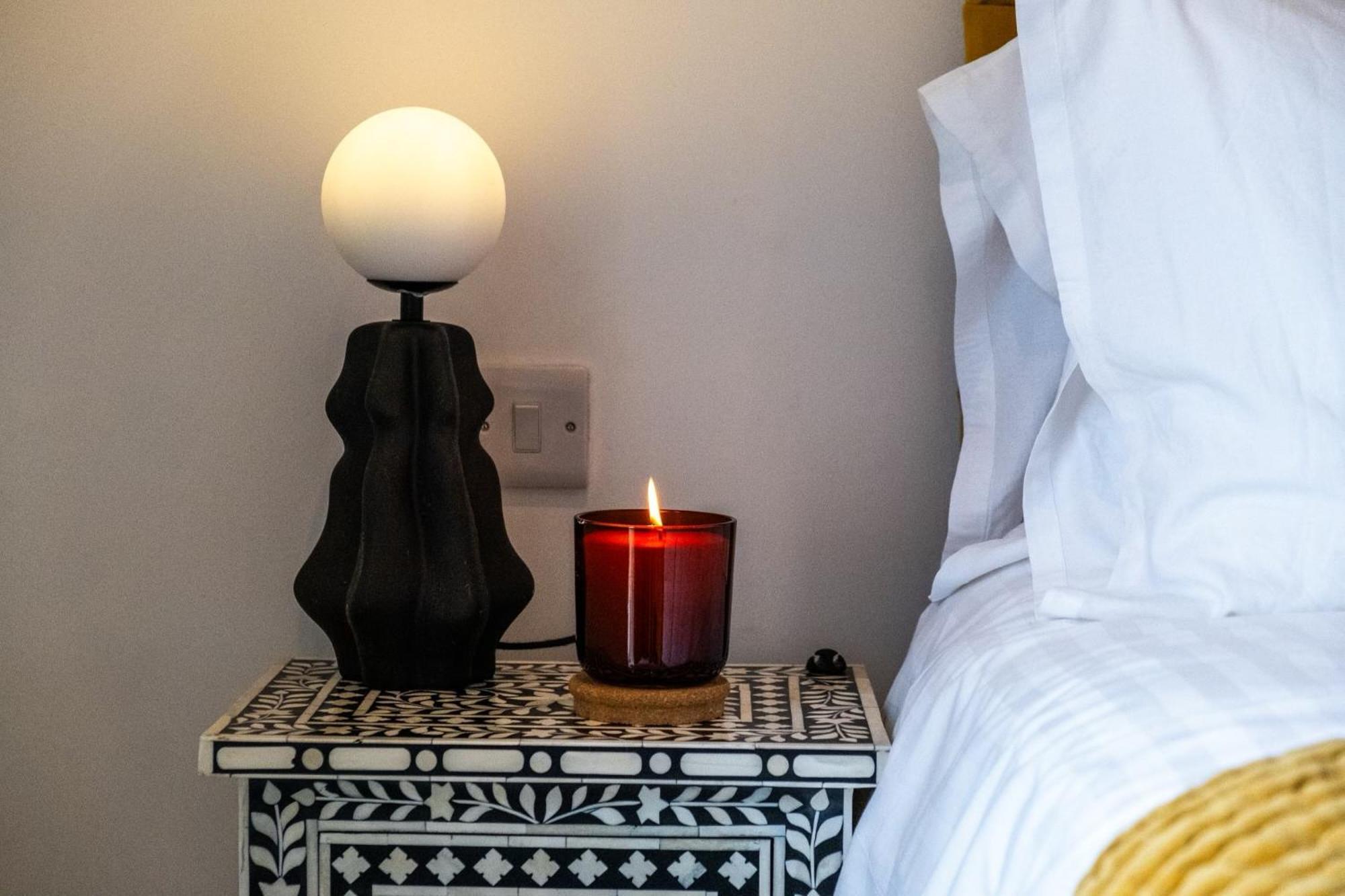 Luxurious & Glamorous Centrally Located 2 Bedroom 2 Bathroom - - Secure Parking - Netflix * Birmingham