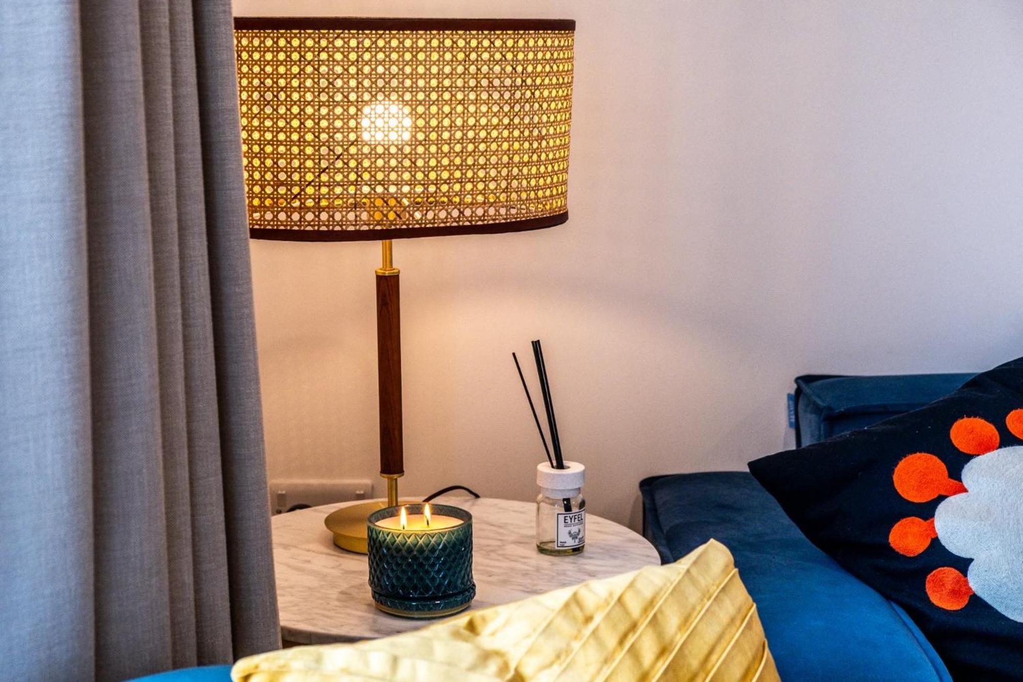 Apartment Luxurious & Glamorous Centrally Located 2 Bedroom 2 Bathroom - - Secure Parking - Netflix Birmingham